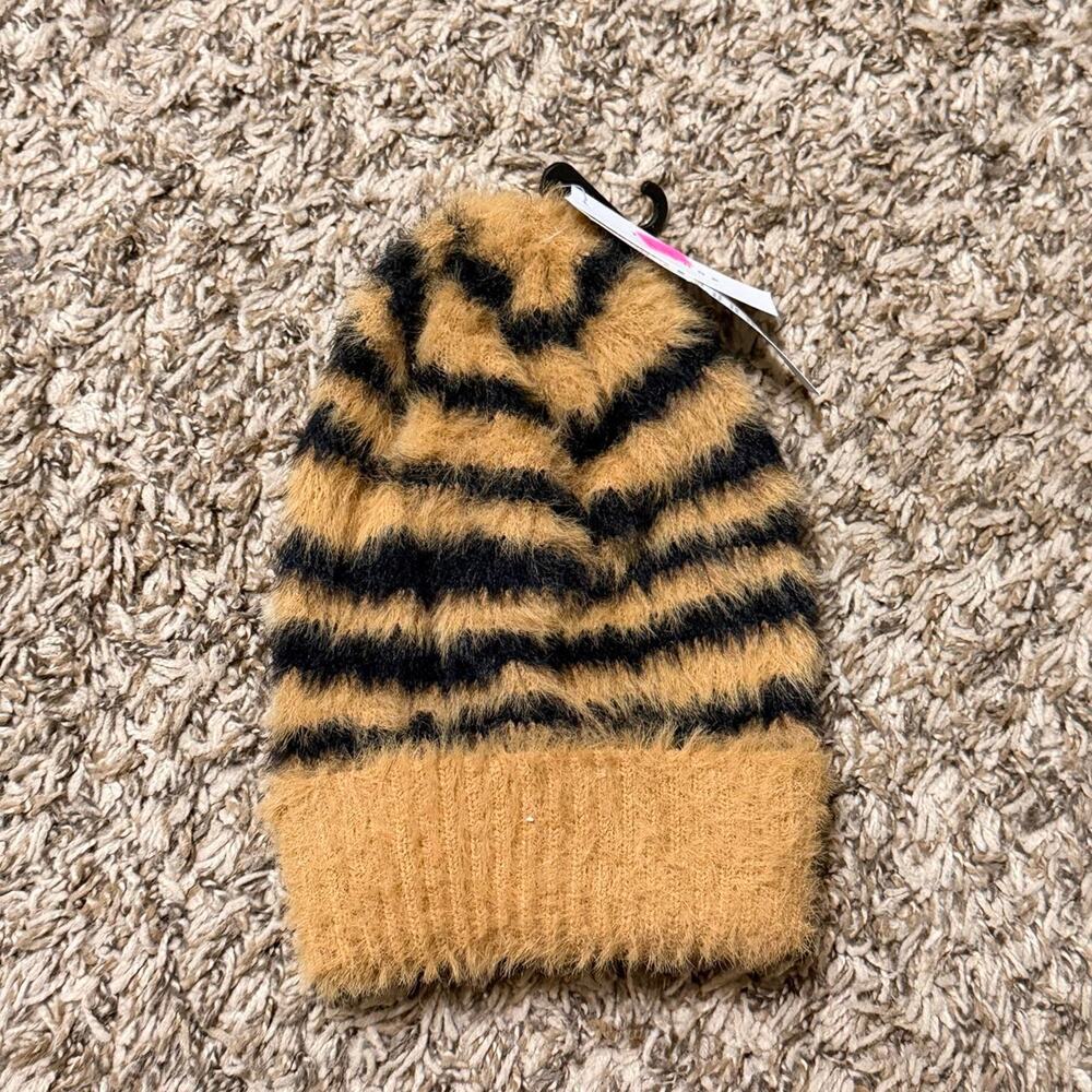 Topshop Black and Tan Beanie